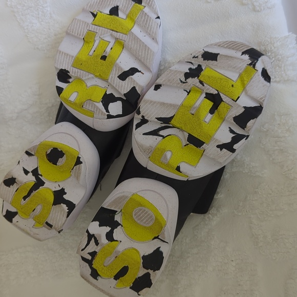 NWT- SOREL Kinetic Impact Strap Sneakers, Size 9.5 - Picture 3 of 5